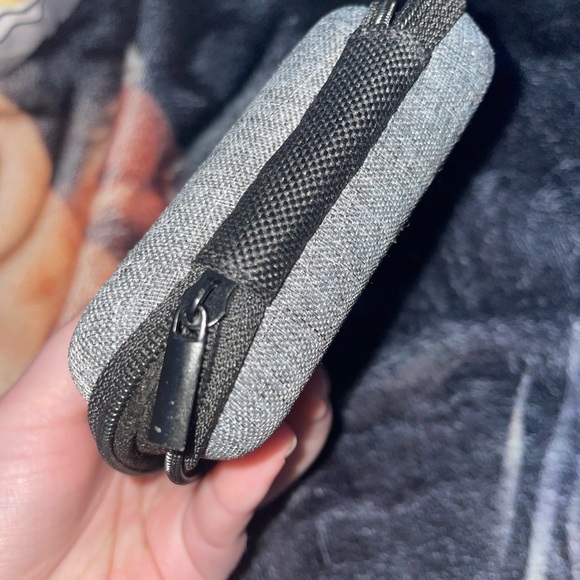 Earbuds Case - Picture 5 of 7